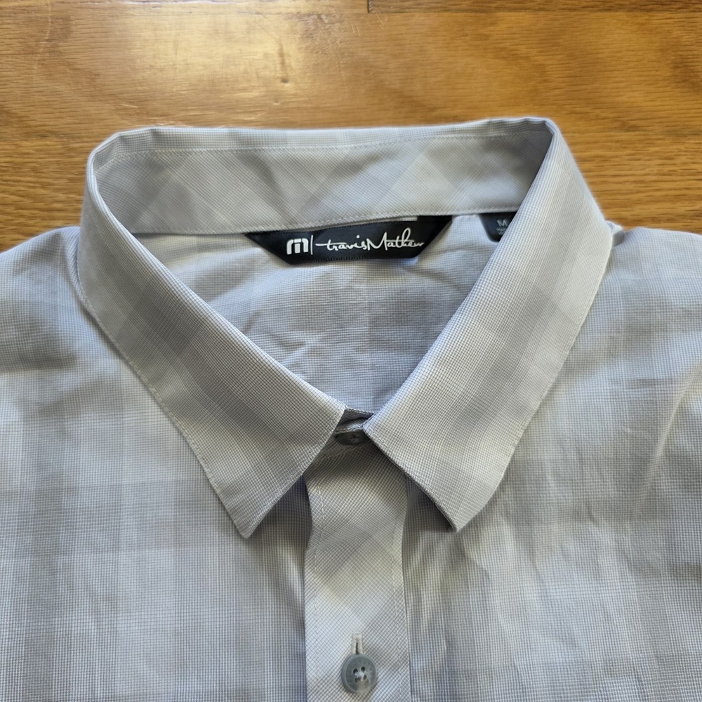 Travis Mathew Shirt Mens M Buton Down Short Sleeve Light Gray Plaid Preppy - Picture 2 of 10